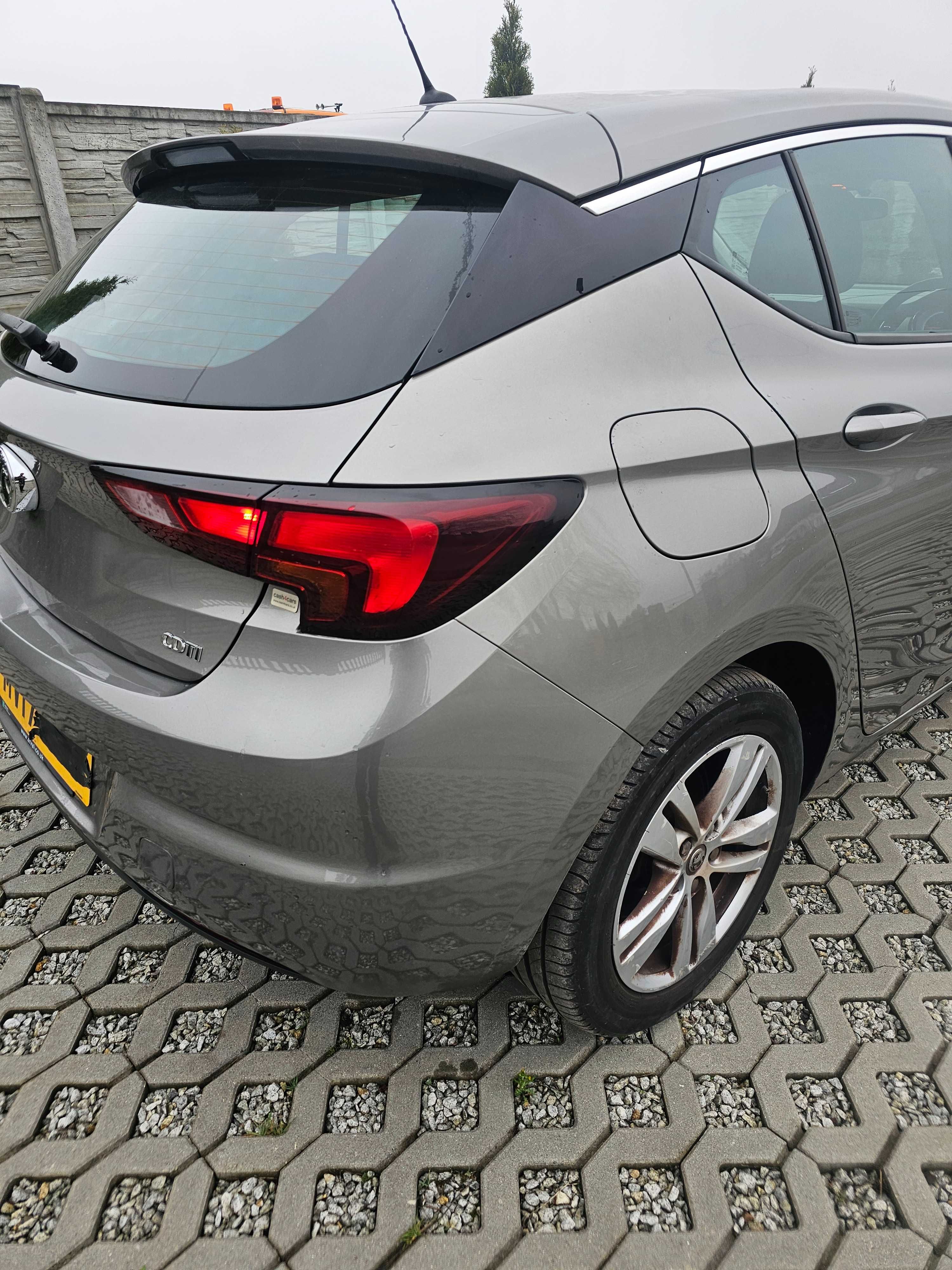 Opel Astra K V 15- Zderzak Tył Tylny HB 5D Z41W