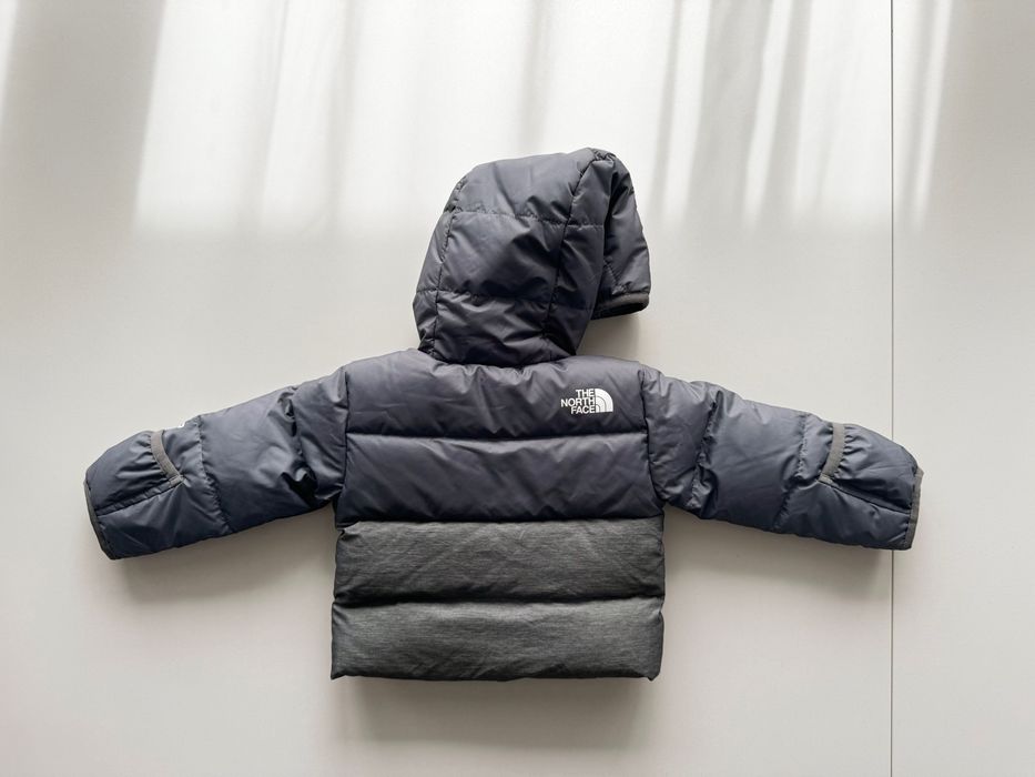 Niemowlęca kurtka puchowa The North Face z kapturem model NORTH