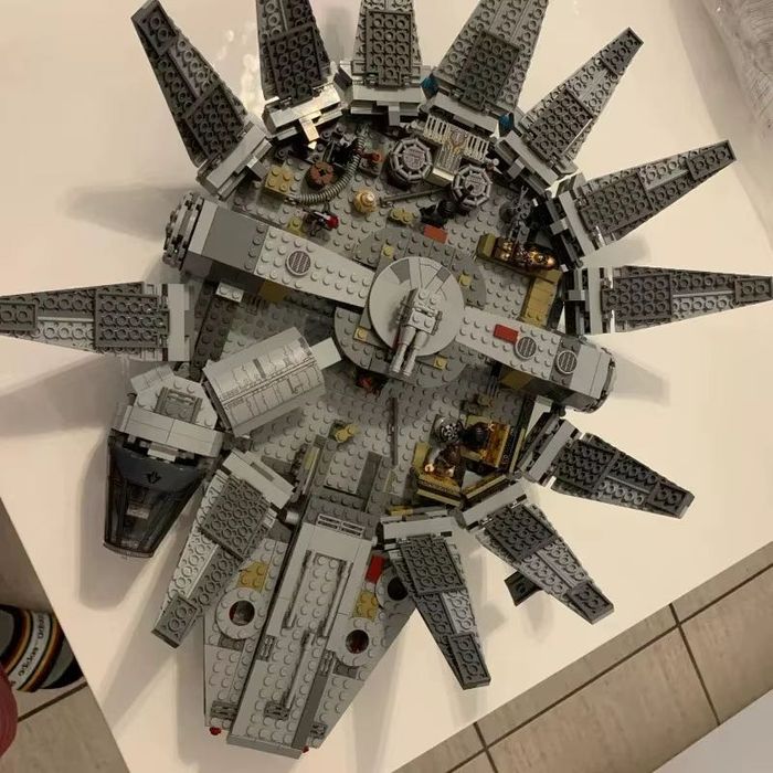 Конструктор LEGO StarWars Millennium Falcon 75105 1380 дет