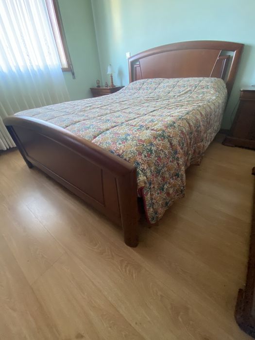 Quarto de casal em madeira maciça cerejeira
