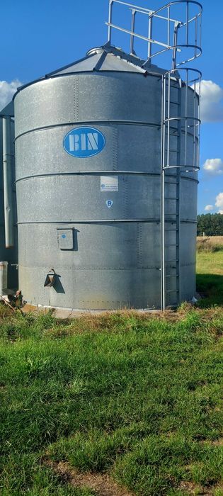 Silos zbożowy bin 60 dwie sztuki