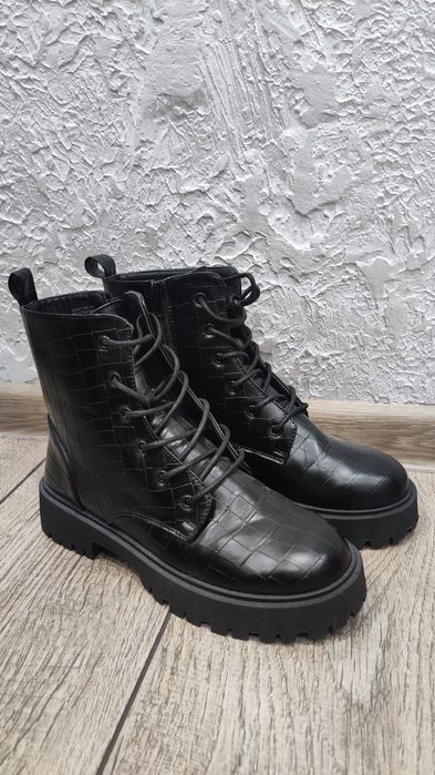 НОВІ Жіночі демісезонні черевики 38 розмір, 24 см устілка