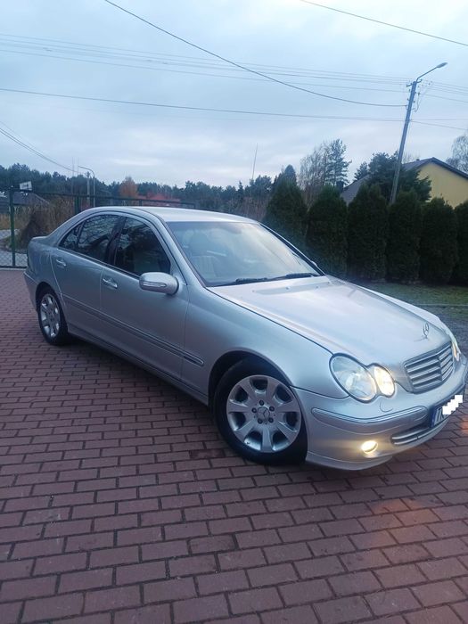 mercedes C-KLASA 2005r 2.7CDI automat sedan skóry