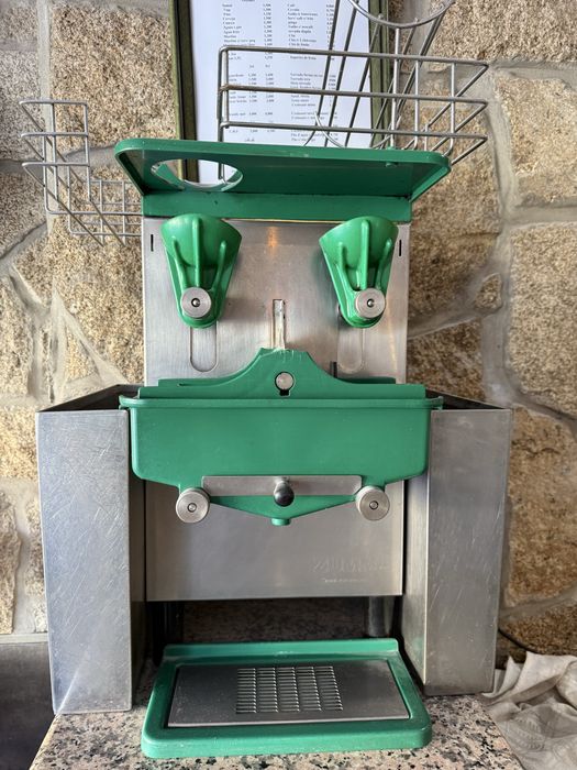 Maquina industrial de fazer sumo natural de laranja