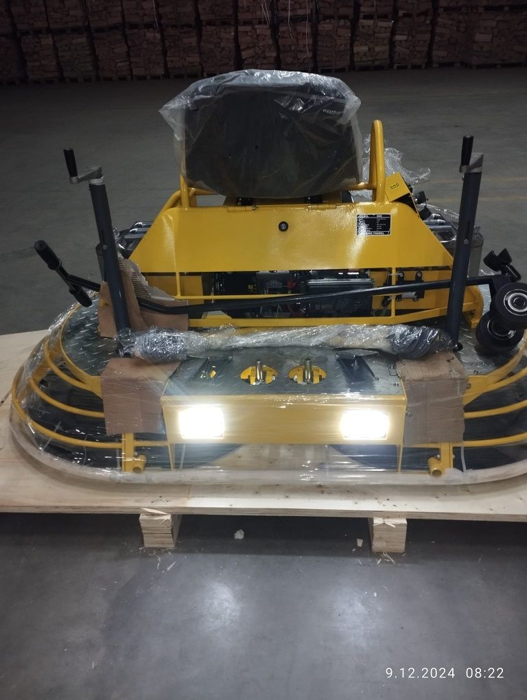 Zacieraczka dwukołowa samojezdna wylewek mod:PT-D36 B&S VANGUARD 24 hp