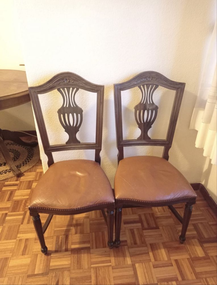 Mesa Mogno com 02 cadeiras