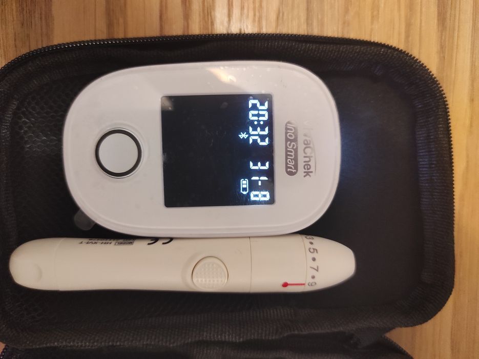 Glukometr VivaChec ino smart nowy etui zestaw zapasowy lancety paski