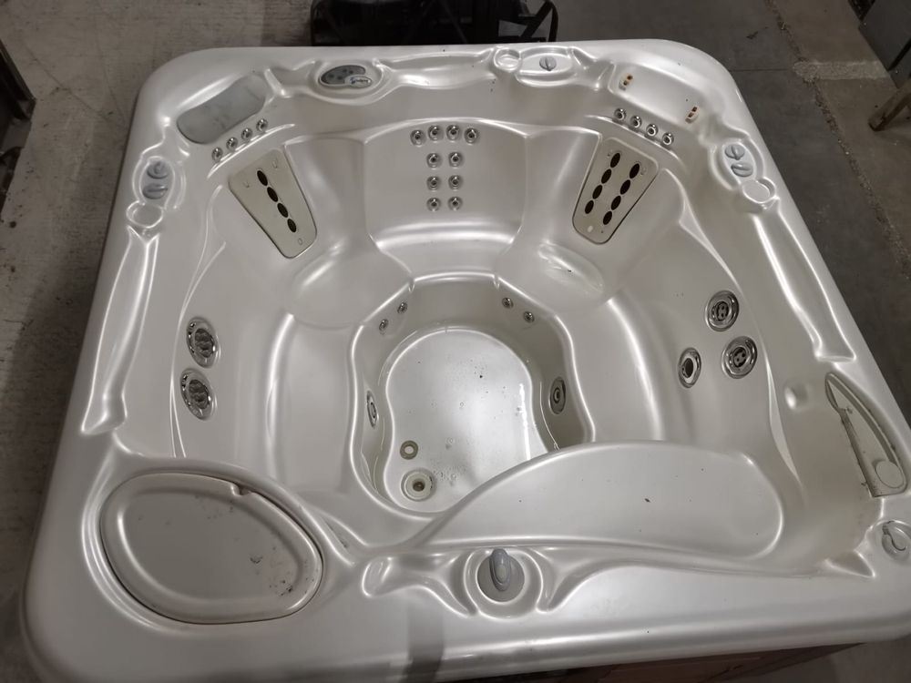 Jacuzzi hotspring balia spa super cena outlet