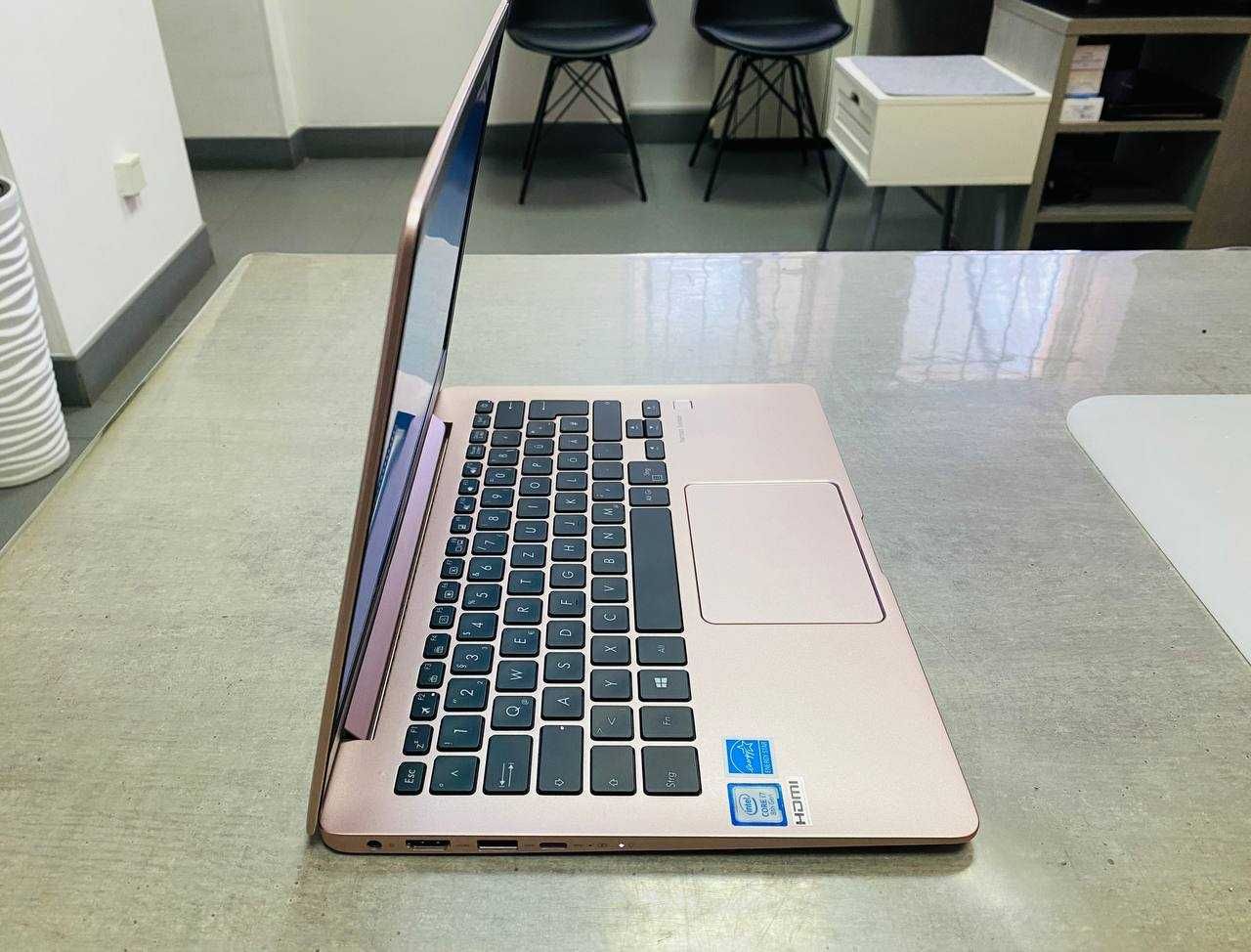 Ноутбук ASUS ZenBook 13 / Intel Core i7-8gen / 8GB RAM / 256GB SSD