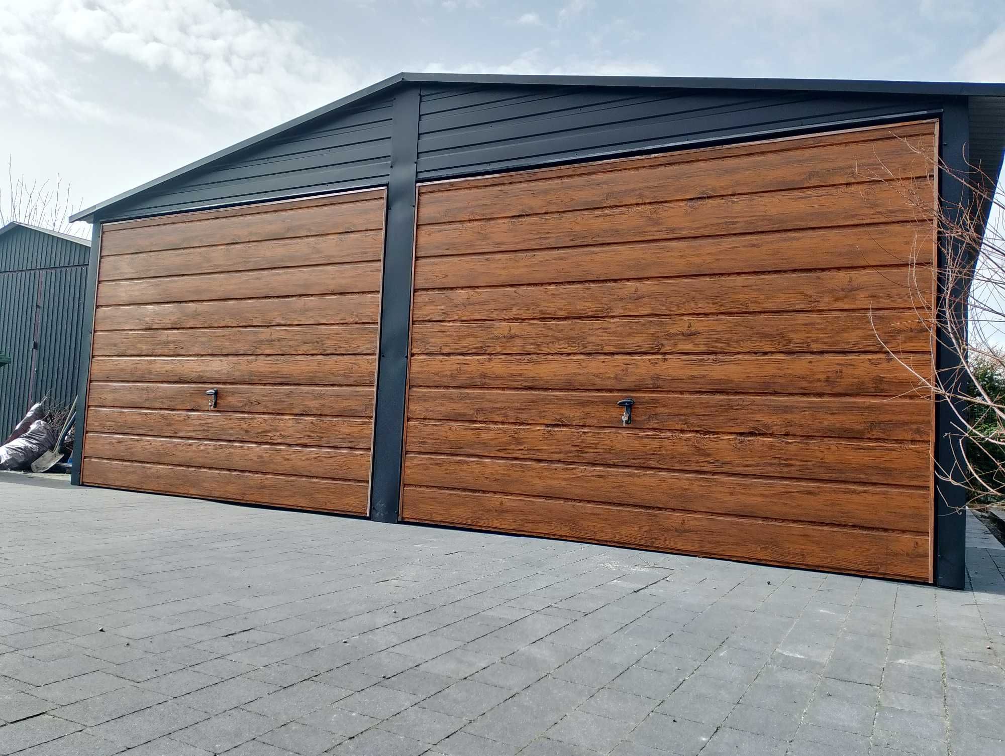 Garaż blaszany 6x5 w kolorze drewnopodobnym , dach dwuspadowy o cynk