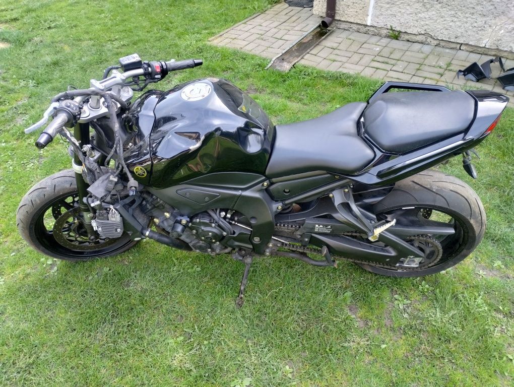 Yamaha fz1 Fazer na części