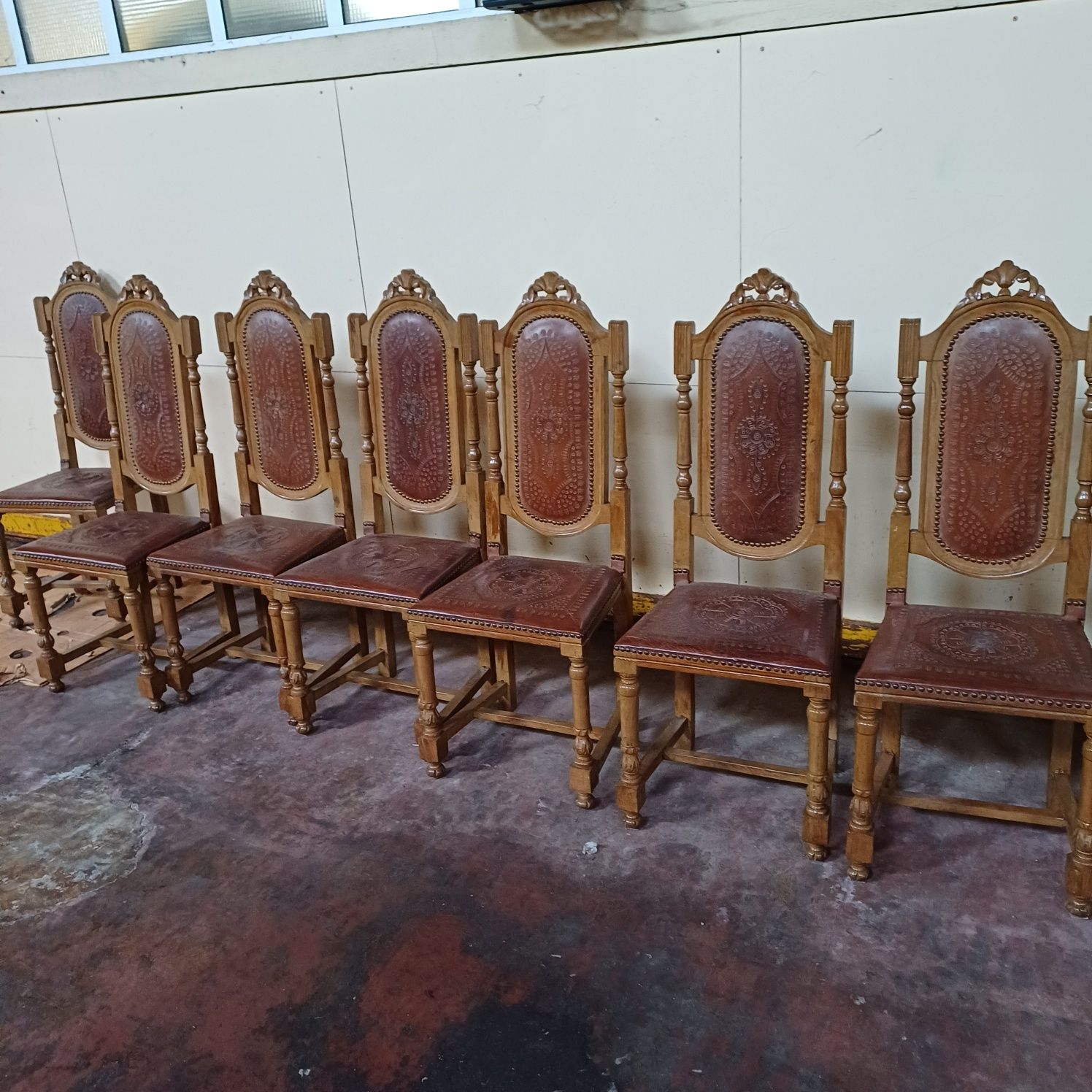 Cadeiras em couro