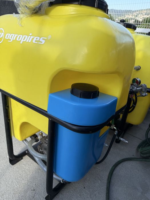Pulverizador de trator 200 litros c/ 10 metros mangueira
