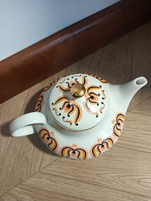 Dzbanek porcelanowy na herbatę imbryk