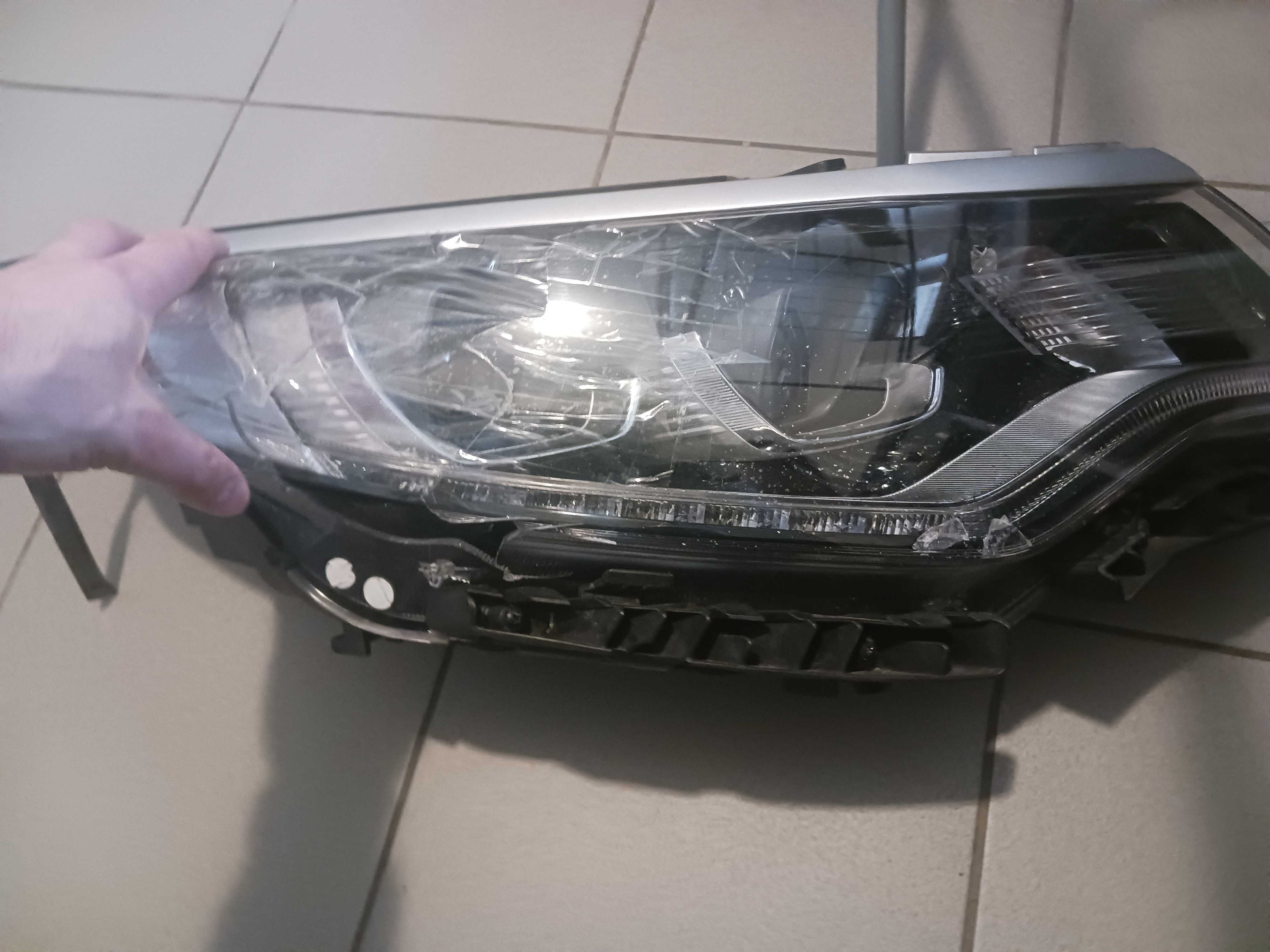 Lampa przód Kia Optima