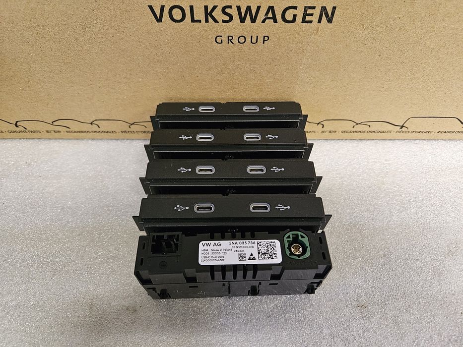 Оригінальний подвійний USB розєм Type-C до авто марки VW, AUDI, Skoda,