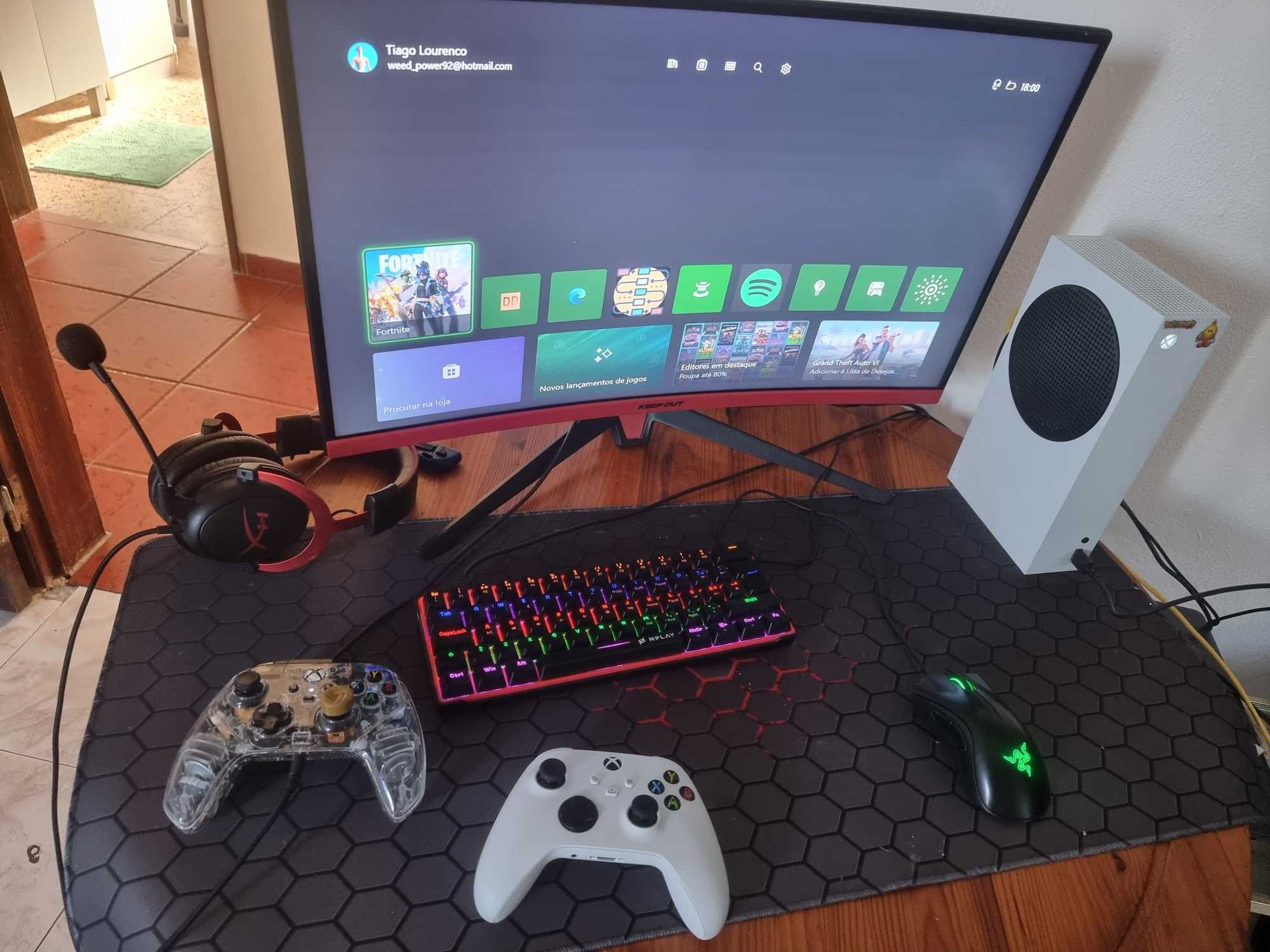 XBOX S +monitor + comandos + teclado + Rato + Headaphones