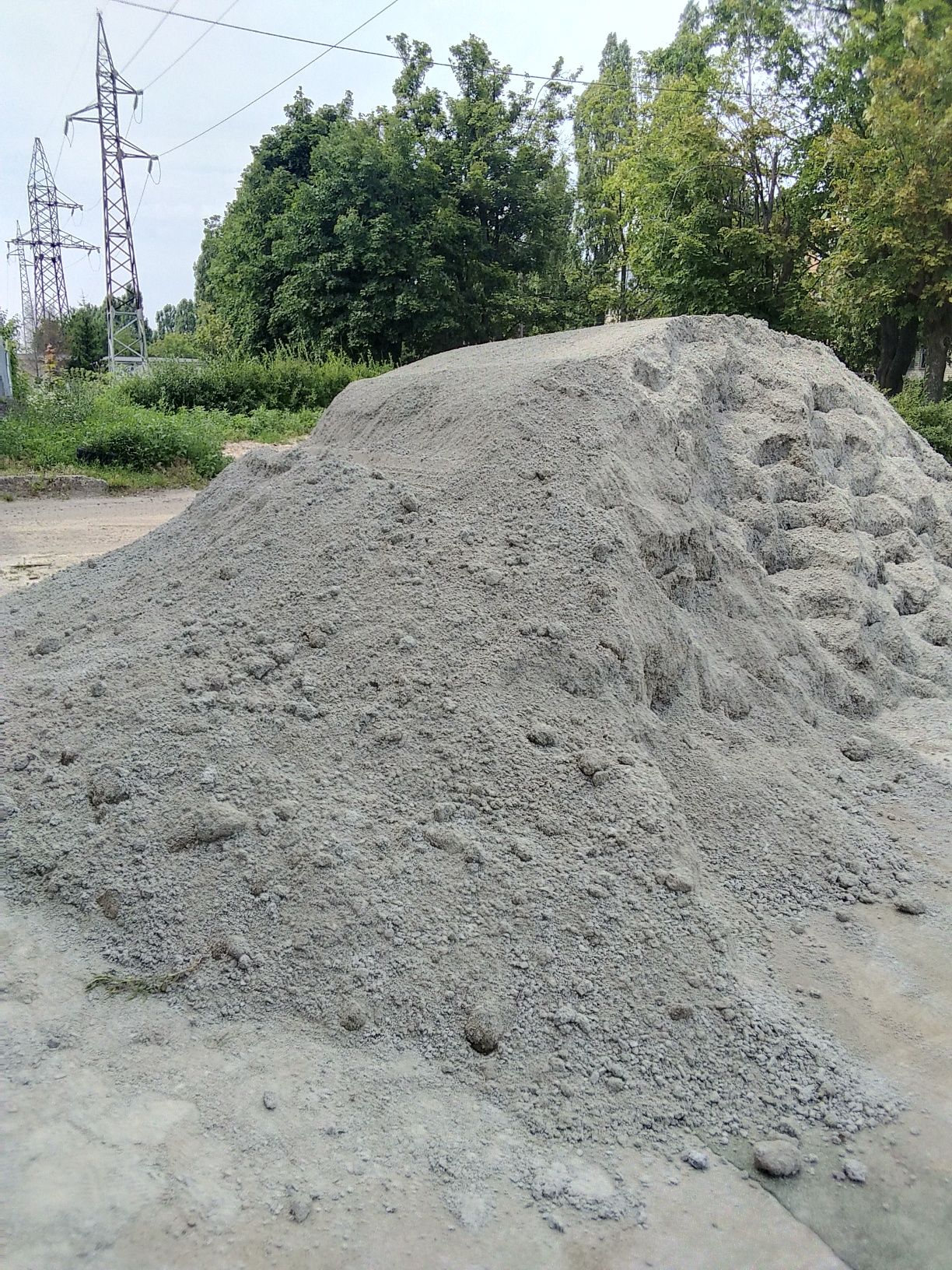 Щебень  и Гранотсев для фундамента и бетона.