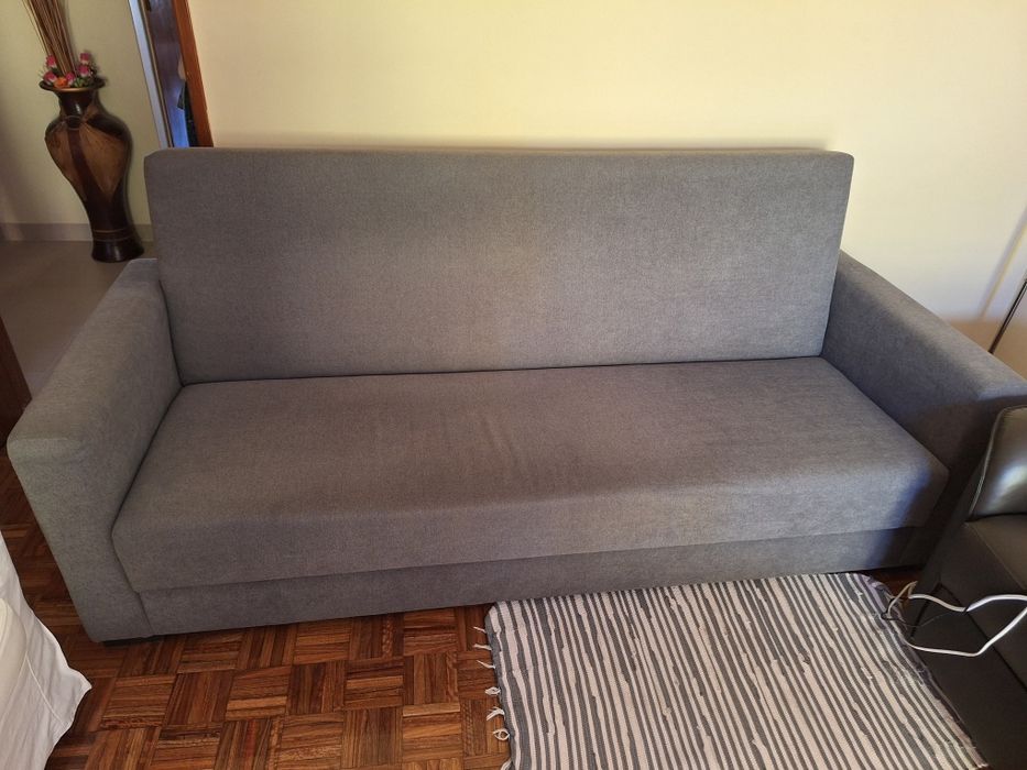 sofá cinzento usado