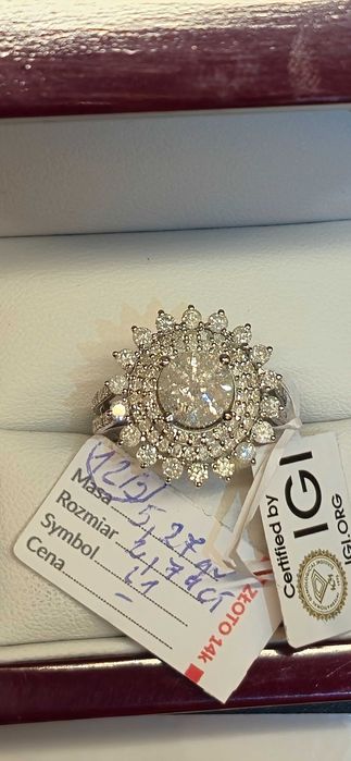 Pierścionek Z Białego Złota 5,27GR Oraz Diamentami Naturalnymi 2,74CT