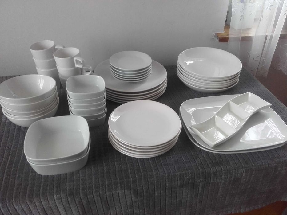 Zestaw naczyń Ikea - białe