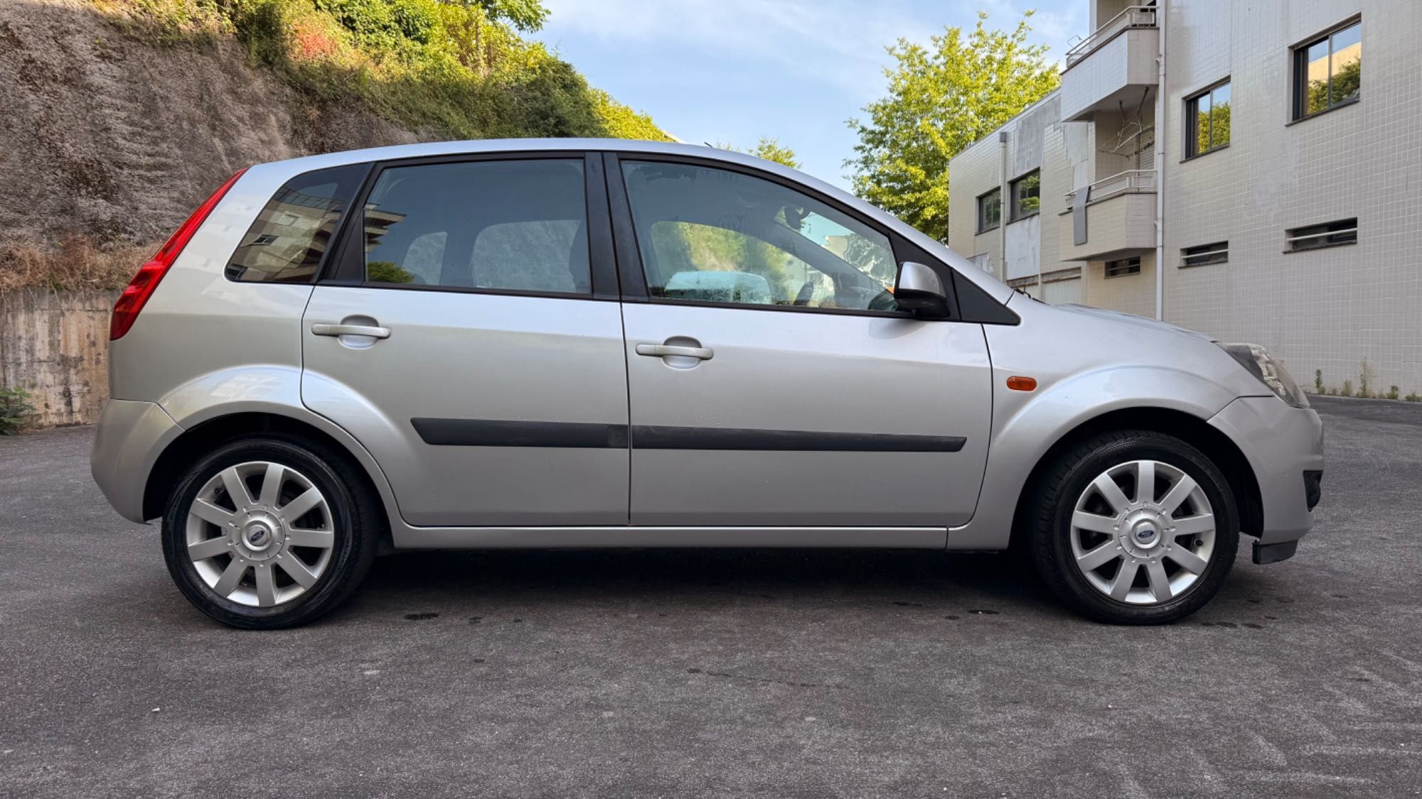 Ford Fiesta 1.25 Trend 75cv - CarPlay - Câmera Traseira