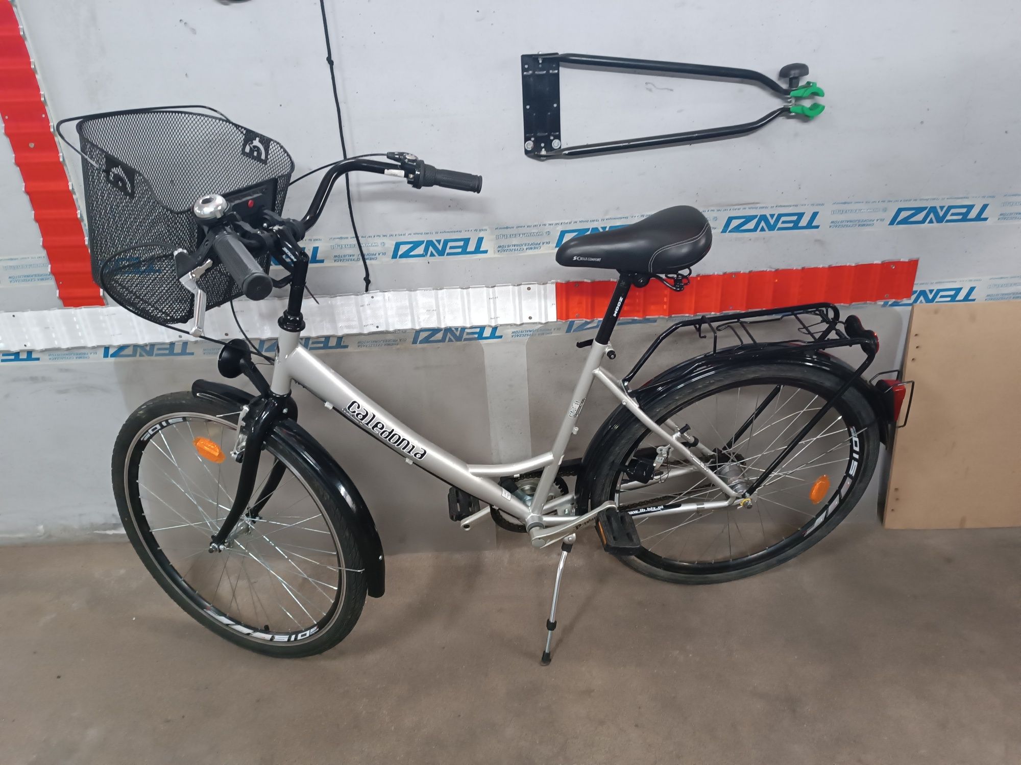 Rower damski rozmiar 18 jak nowy