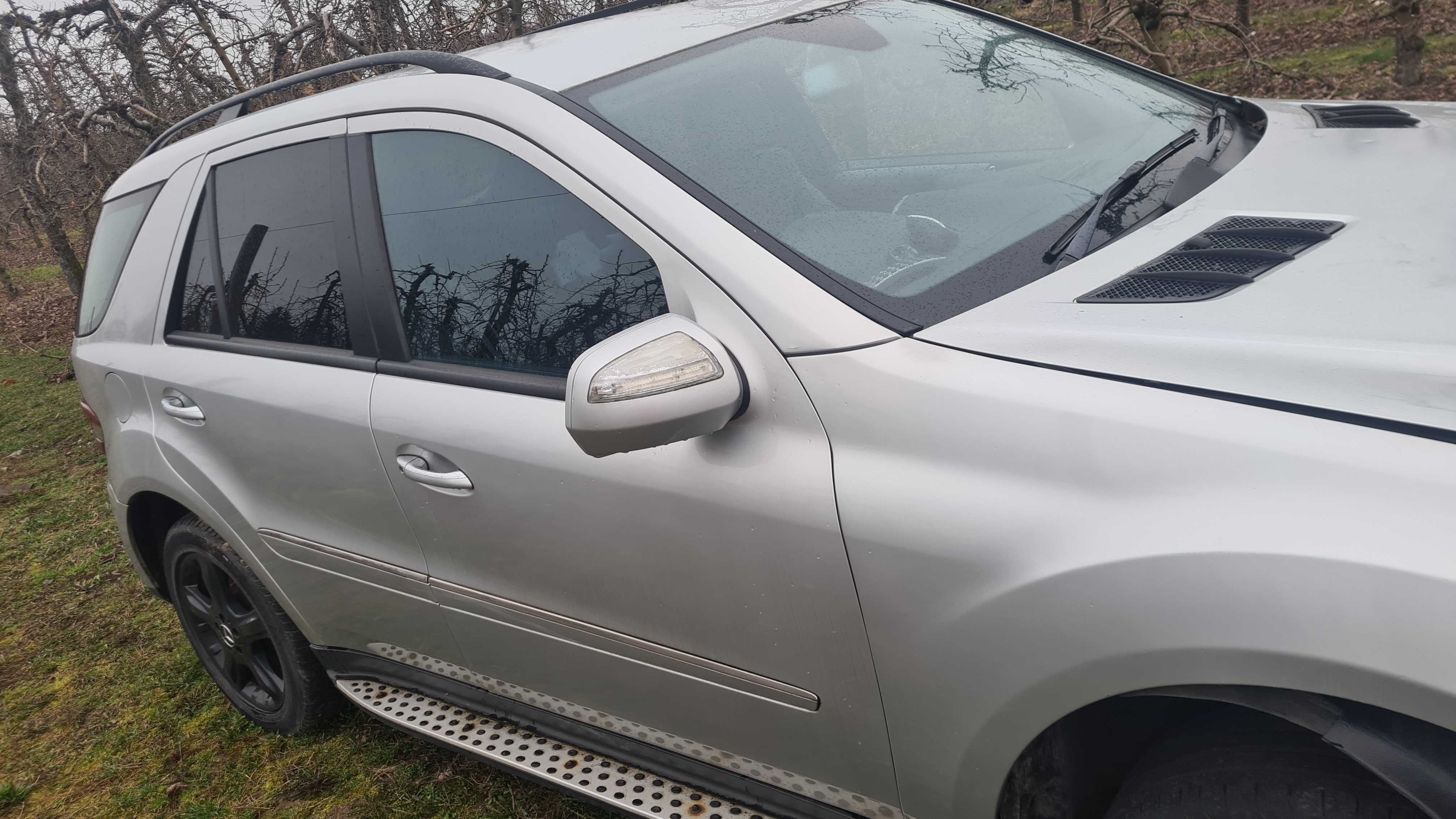 Drzwi kompletne zamek listwa 
 mercedes ML W 164