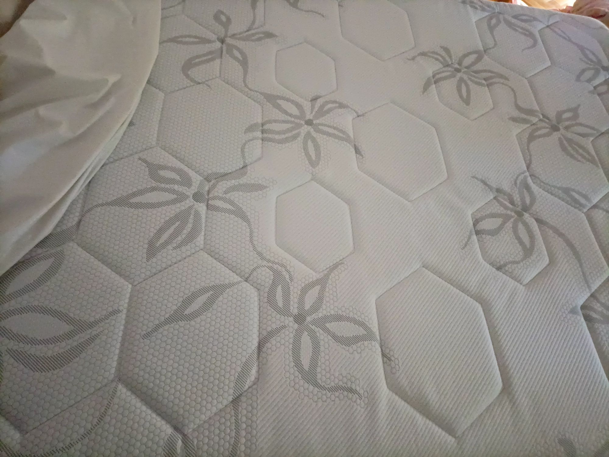 Colchão completamente novo