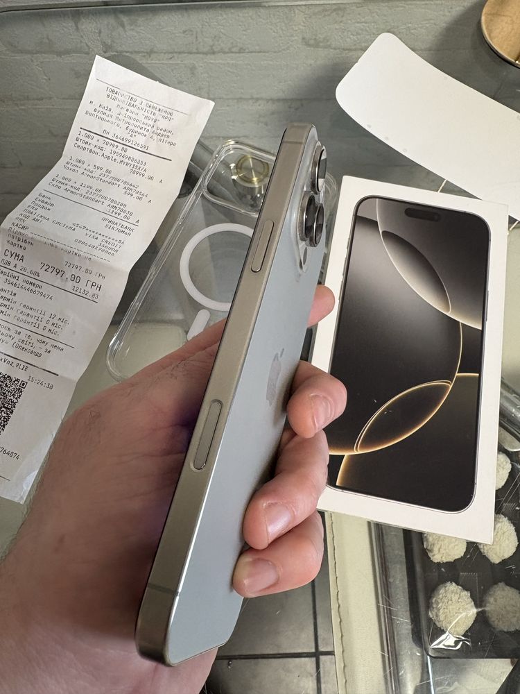 Iphone 16 pro max 256gb  titanium офіційний на гарантiї