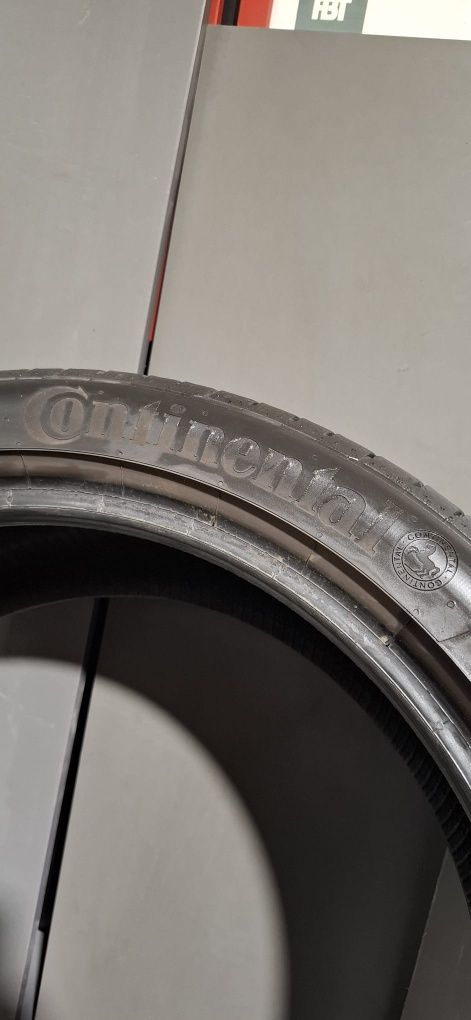 Pneus 235/40/19 Continental