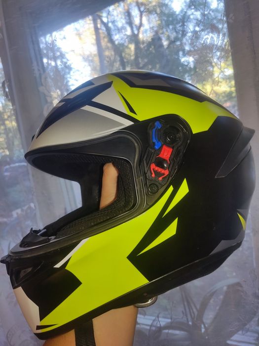 Шлем AGV k1 в хорошем состоянии