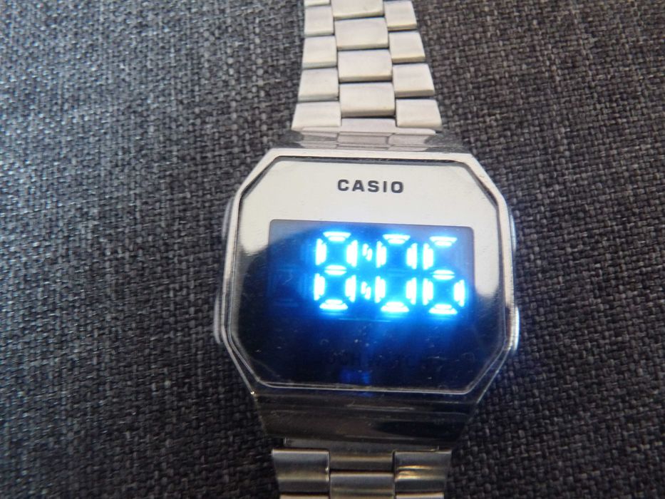 Zegarek elektroniczny Casio Digital Touch Watch