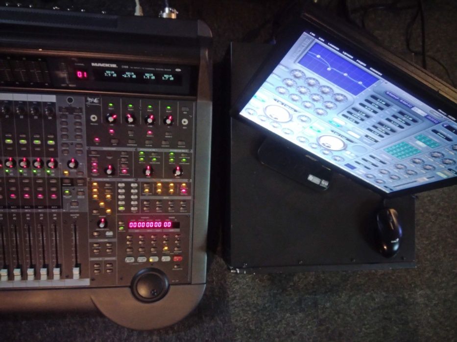 Mackie D8B - 56Input/72 Channel Digital Mixer, Mesa de Som Digital