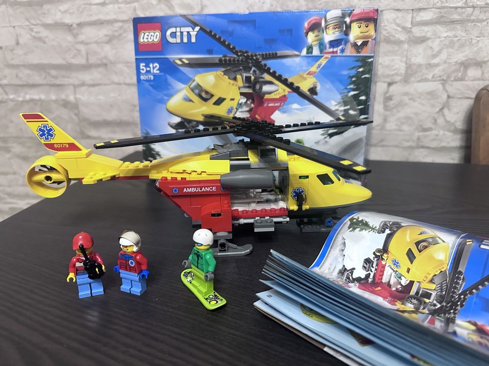 Zestaw Lego 60179 helikopter medyczny komplet