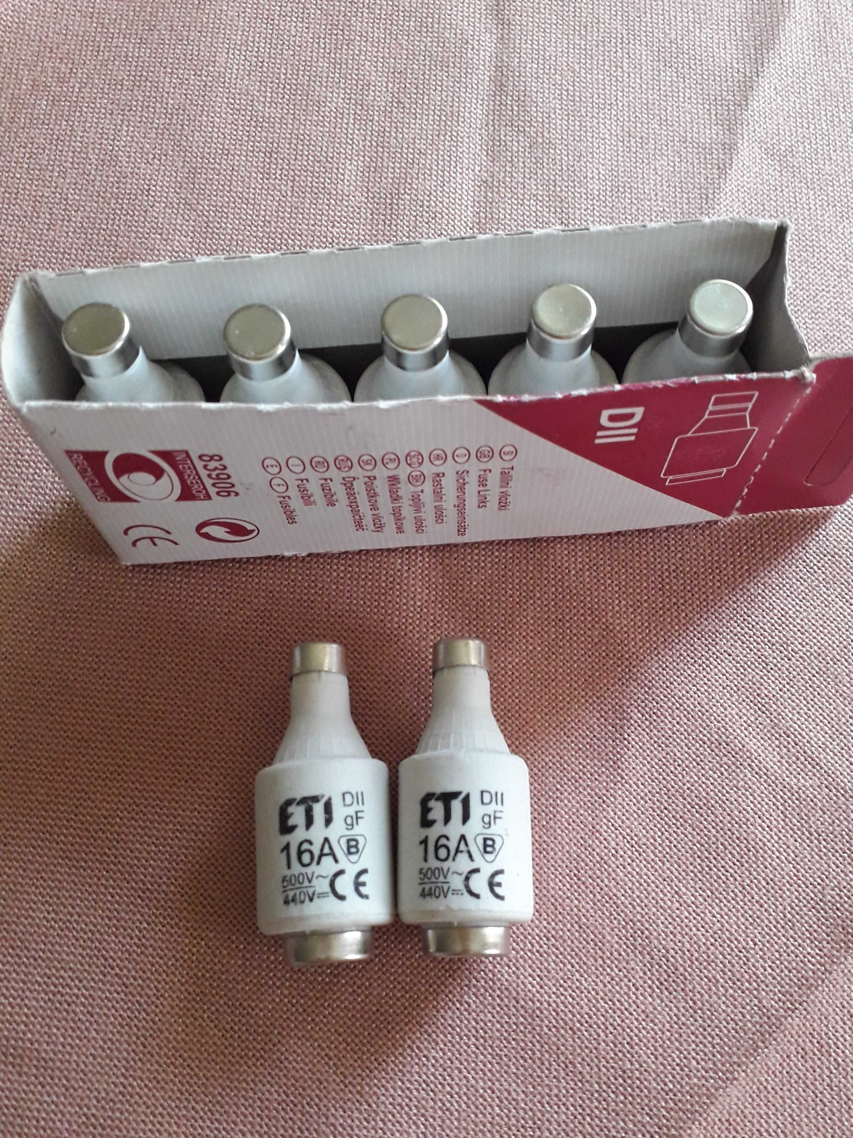 Bezpieczniki topikowe 10A, 16A