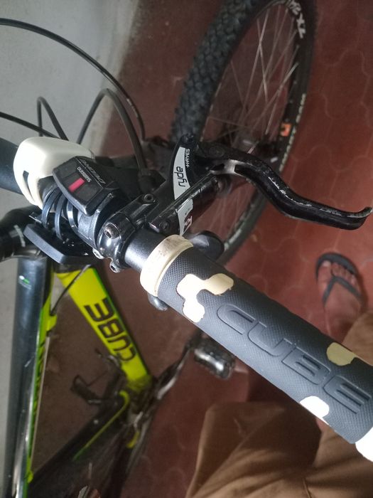 Vendo Bicicleta Mountain CUBE, CARCAVELOS