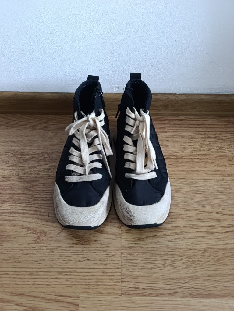 Ботінки Zara  36 розм