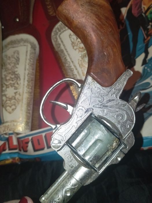 Brinquedo arma só tem uma