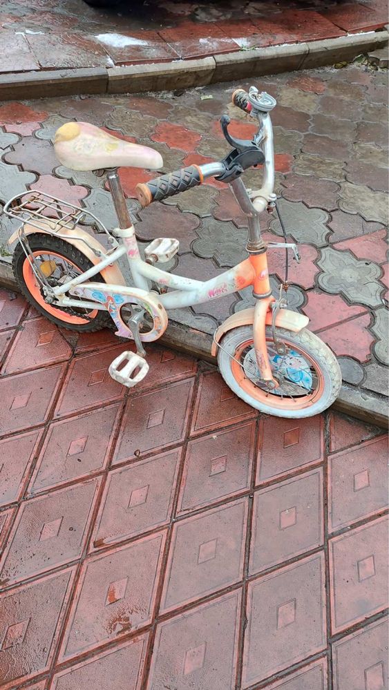 Віддам безкоштовно дитячий велосипед ,