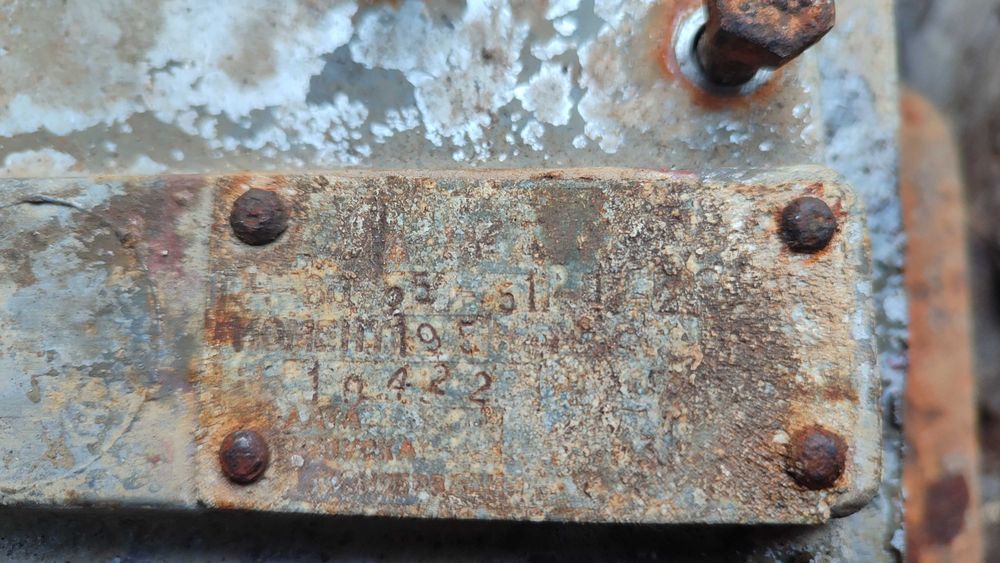 Редуктор в чудовому стані+два більших редуктора