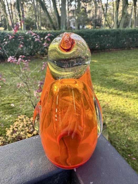 Horbowy pingwin szklana figurka