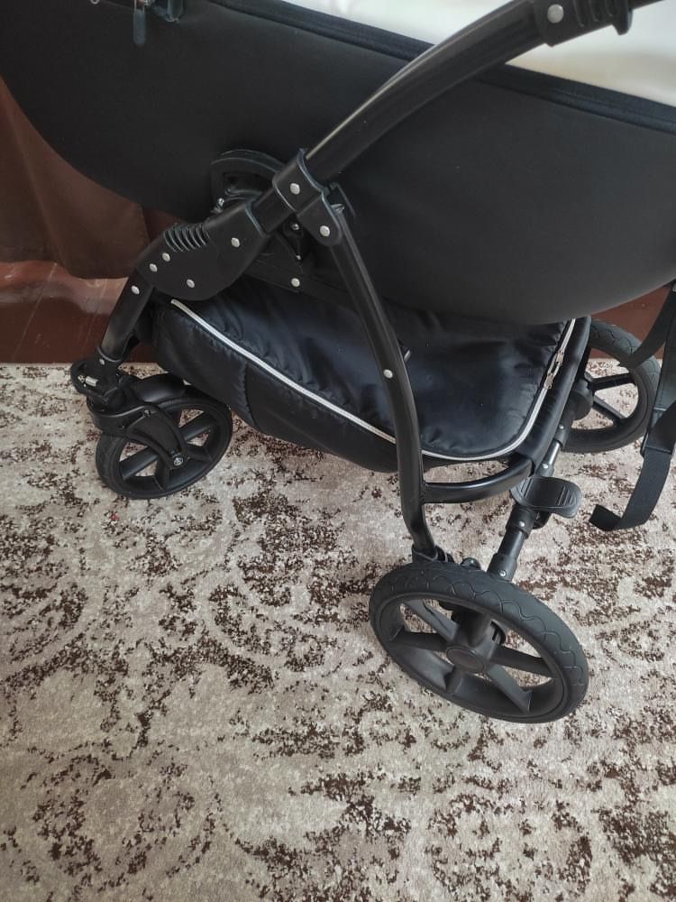 Продам коляску Viktoria 2 в 1
