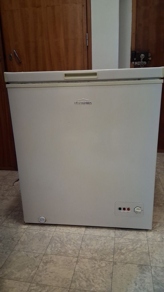 Arca Frigorífico Electronia 142L