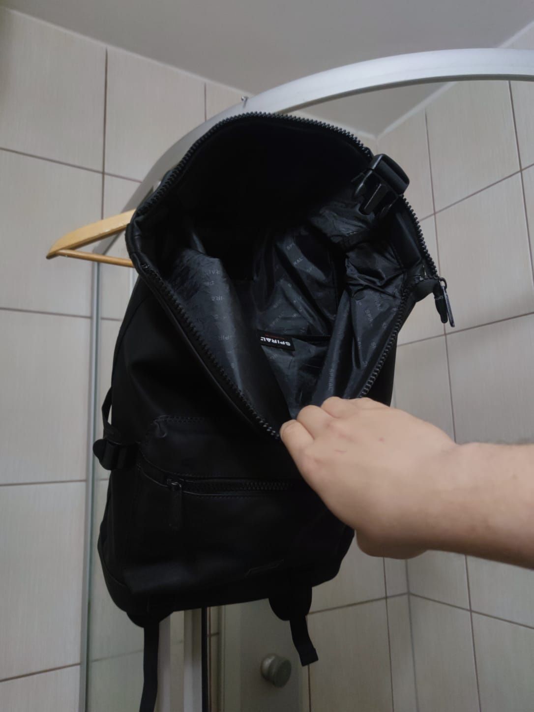 plecak plecaczek męski Spiral sportowy na laptopa elegancki. zapinany