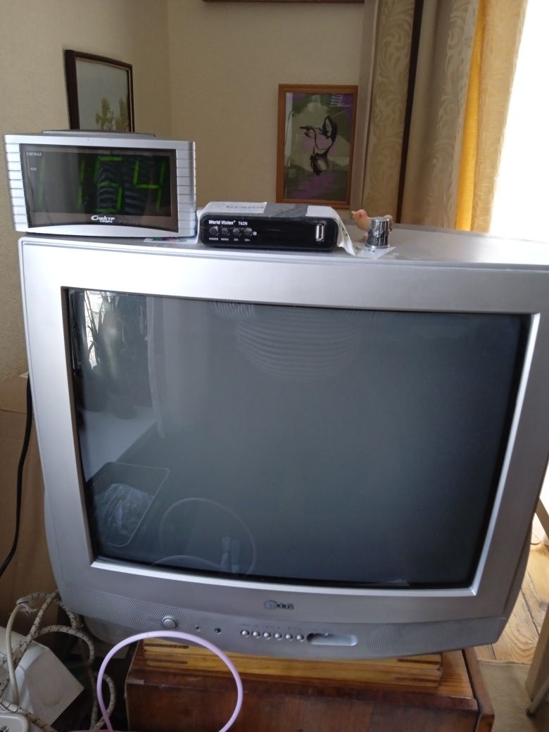 Телевизор LG, приставка T62N.