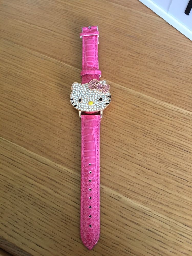 Relógio da Hello Kitty com brilhantes