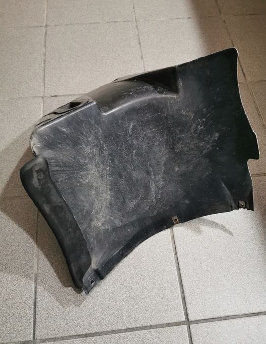 Oryginalne nadkole krótkie przód BMW E39 M-pakiet. Strona prawa.