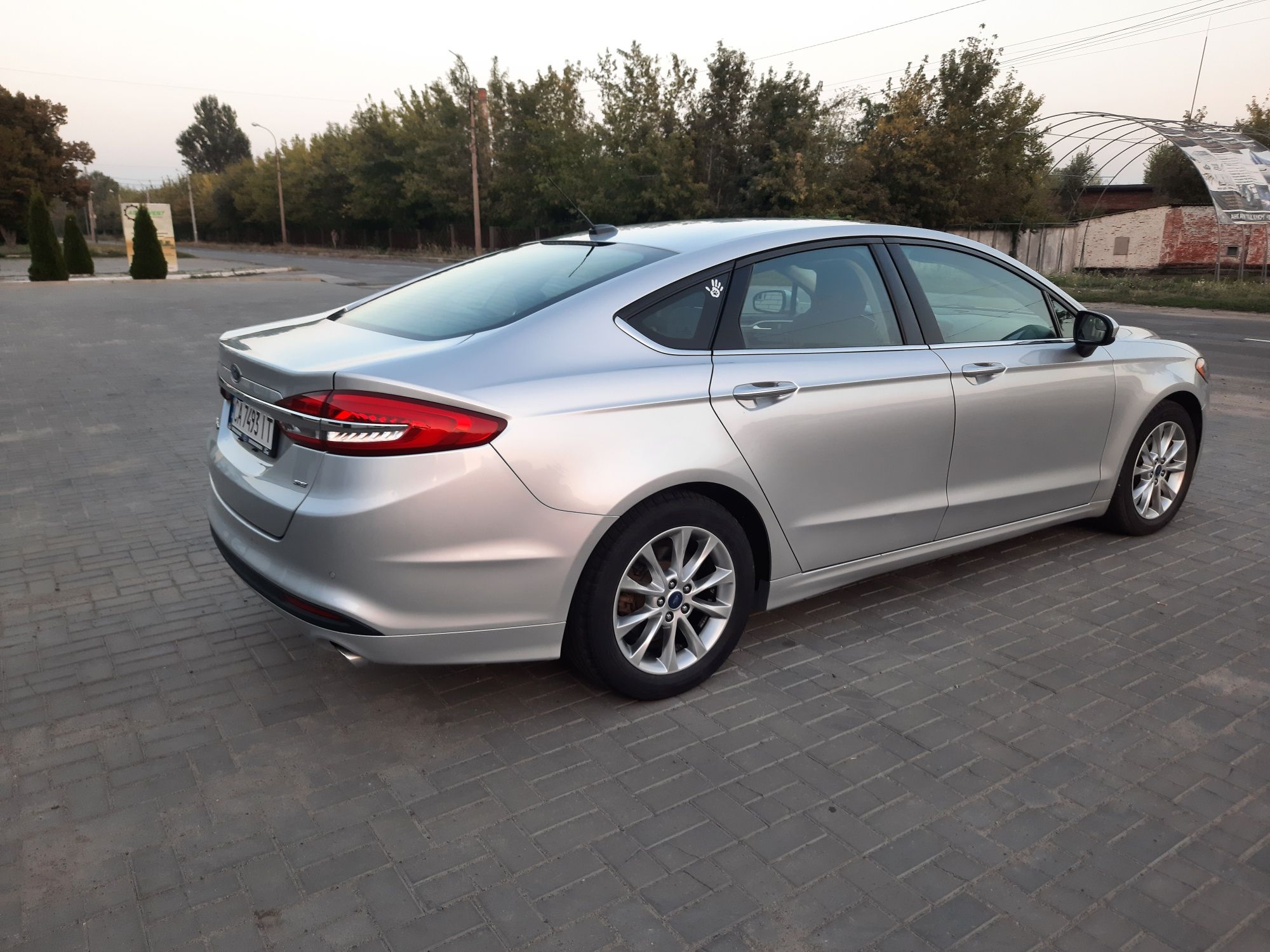 Продам Ford Fusion SE 2016 рест 2.5 газ-бензин