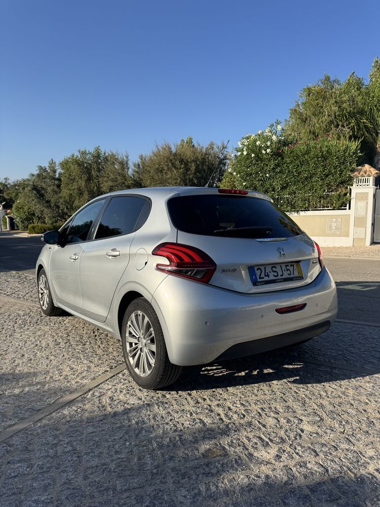 Peugeot 208 1.6 Blue HDI Style